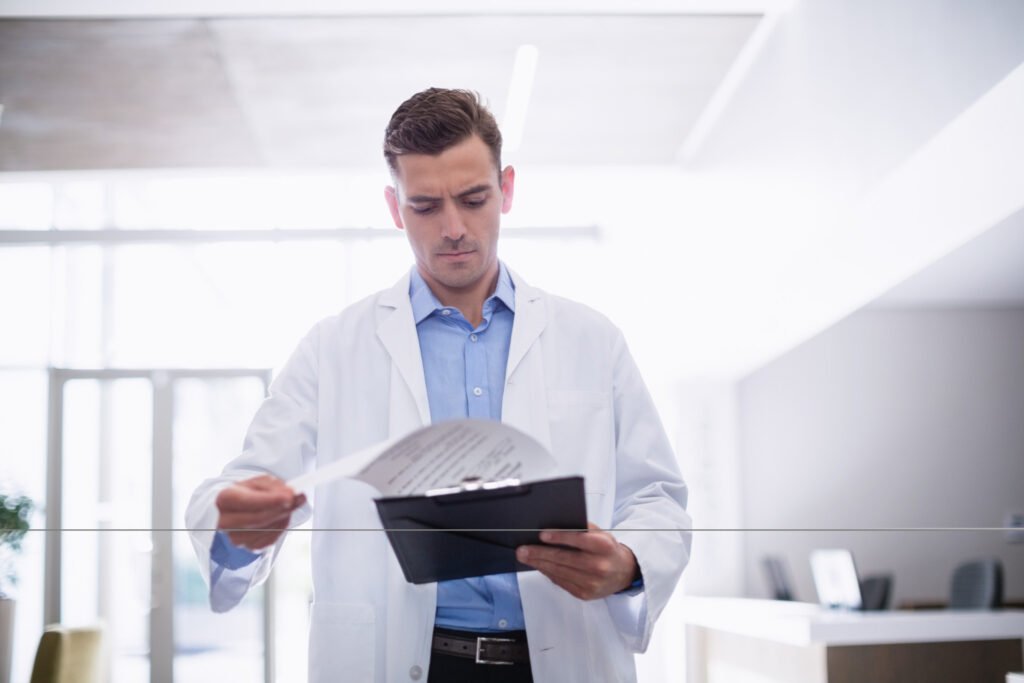 Sua clínica está pagando impostos a mais? Veja como descobrir